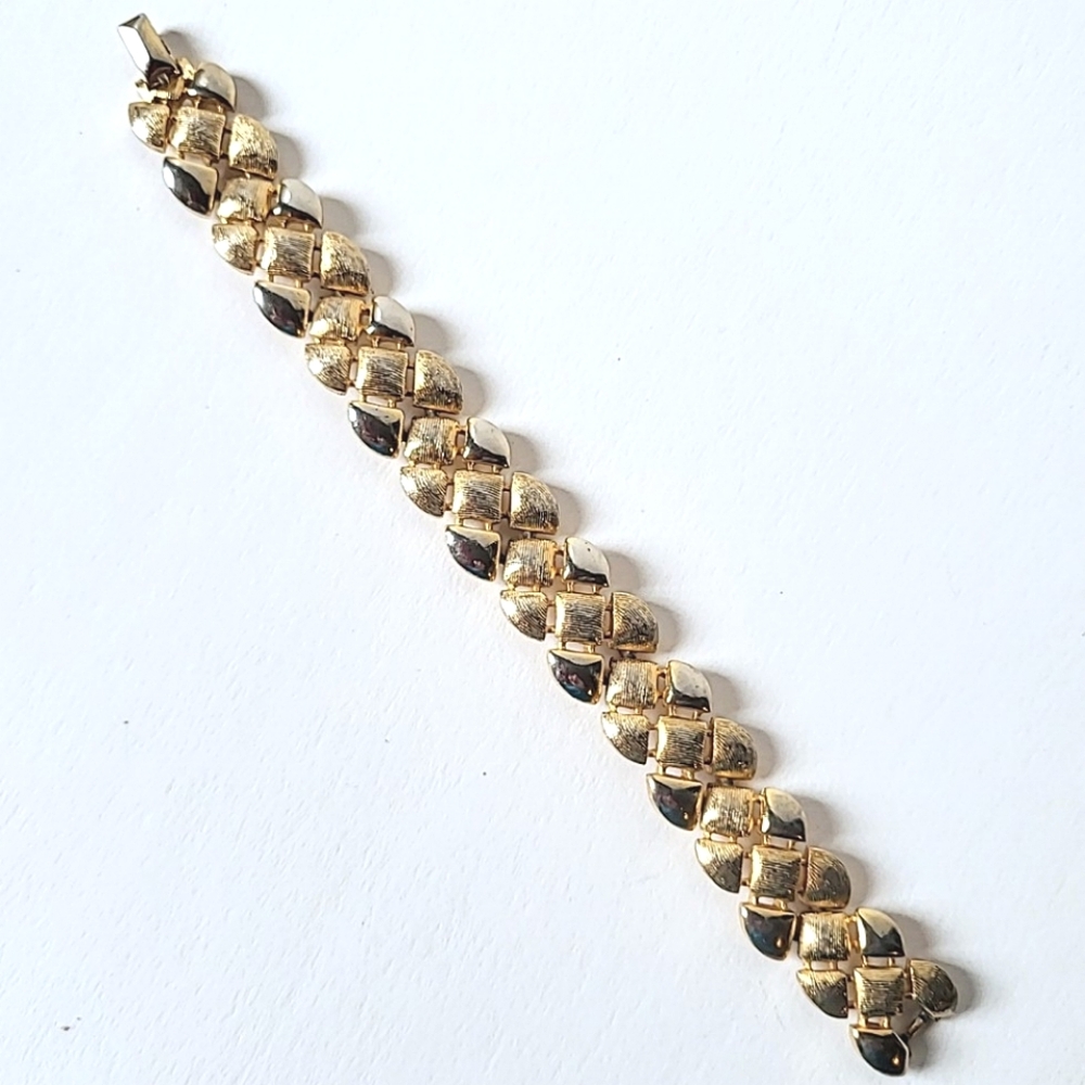 EMMONS VINTAGE BRACELET & CLIP EARRINGS SET DEMI-PARURE GOLDTONE - Picture 7 of 12